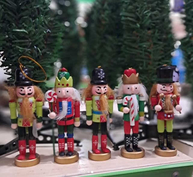 CASCANUECES 4 PIEZAS ADORNO NAVIDEÑO ¡REMATE NAVIDAD! - Imagen 8