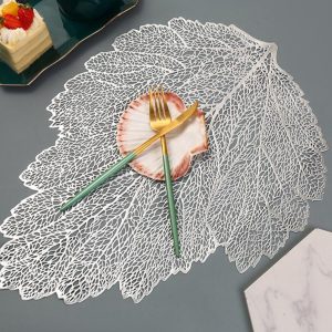 MANTEL INDIVIDUAL EN FORMA DE HOJA PLATEADO 41CM ¡OFERTA CYBER!