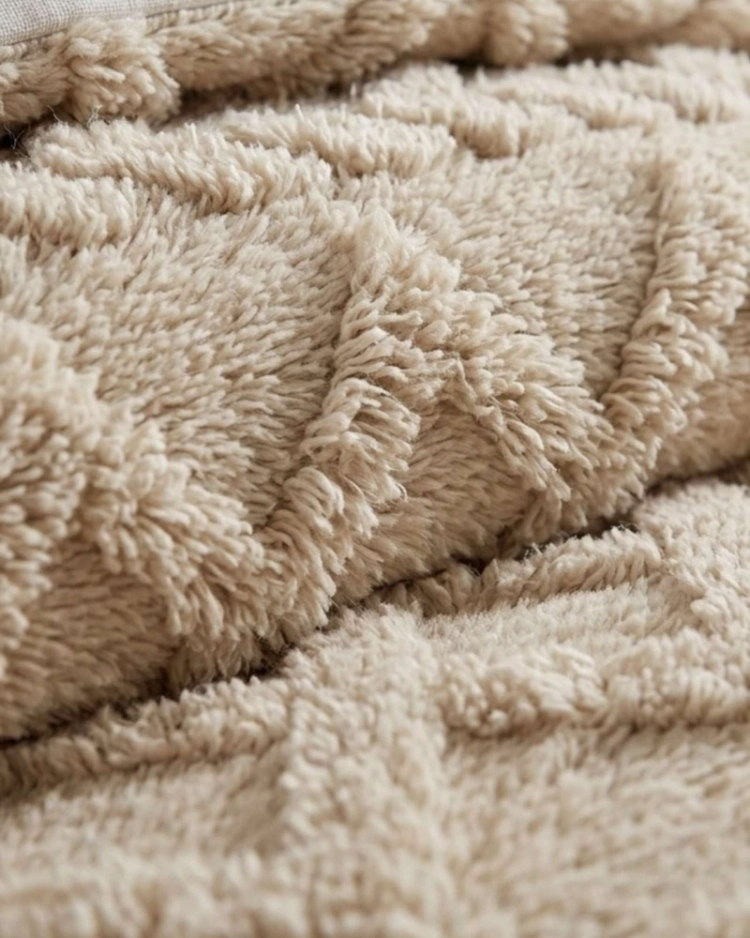 PLUMON CUBRECAMA DE 2P CON CHIPORRO BEIGE INVIERNO - Imagen 5